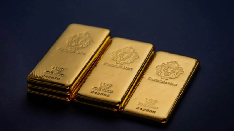 Gold surges over 1% amid Middle East woes