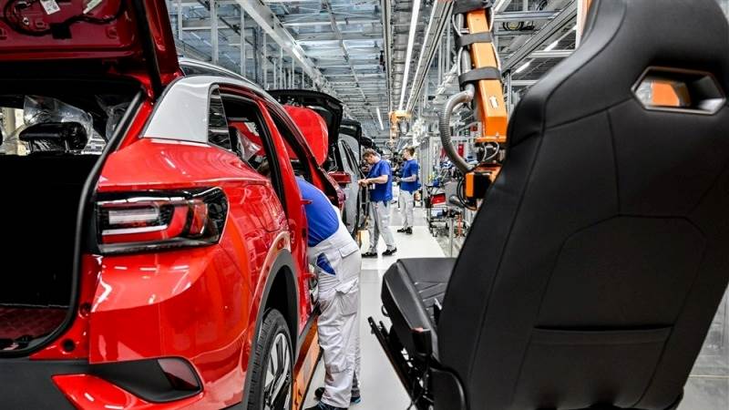 German factory orders down by 5.8% in August