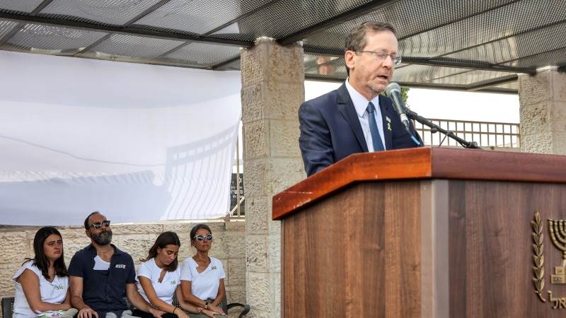 Herzog: World ‘must support Israel’ to bring peace