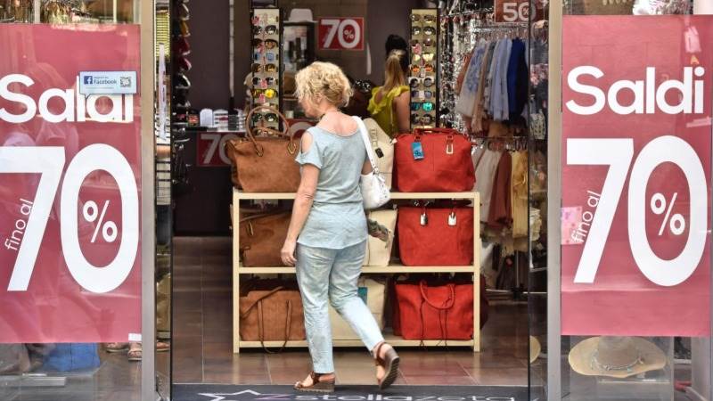 Euro area retail sales rise 0.2% in August