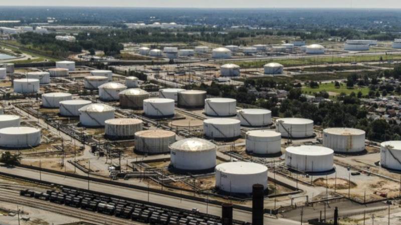 US oil inventories reportedly up by 10.9M barrels