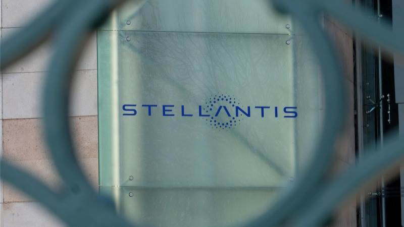 Stellantis appoints new CFO, regional COOs