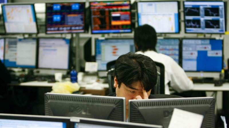 Asia trades mixed as Chinese indexes sink