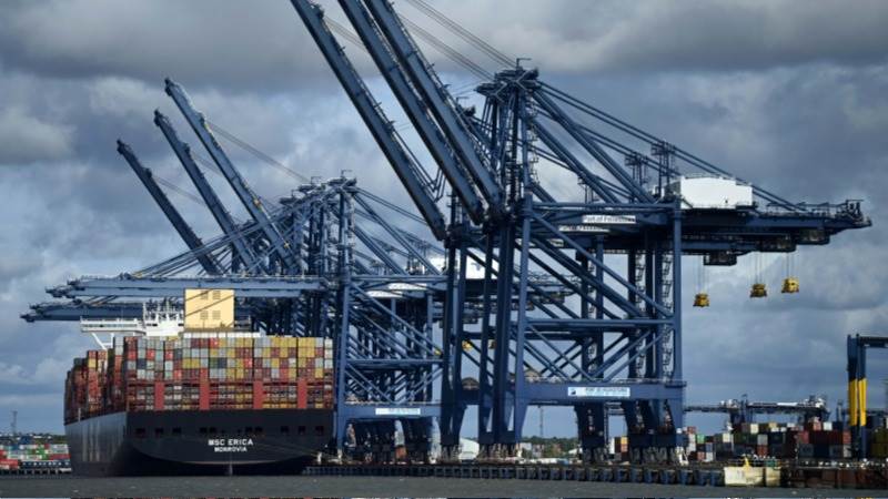 UK trade deficit grows to £10B in three months to August