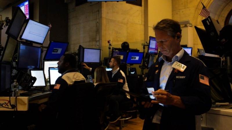 US opens mostly higher ahead of busy earnings season