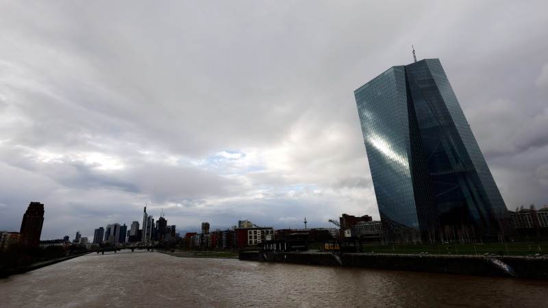 Europe closes lower on uncertain ECB rate path