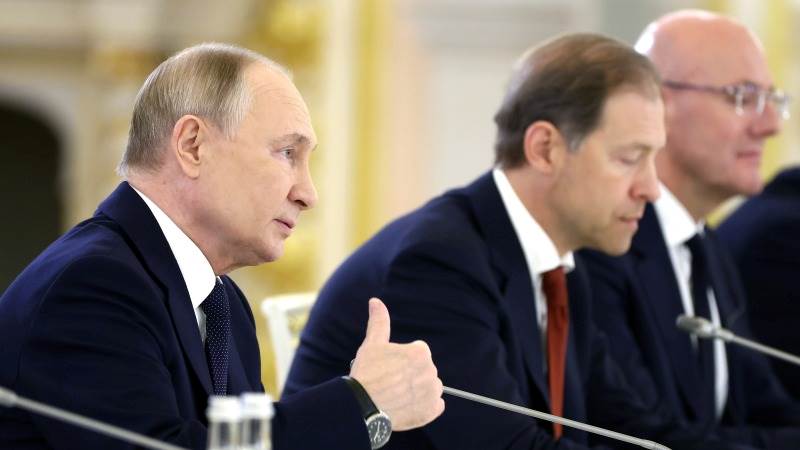 Putin: National currency settlements reduce geopolitical risks