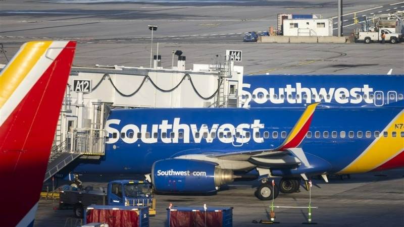 Southwest strikes deal with Elliot to keep CEO