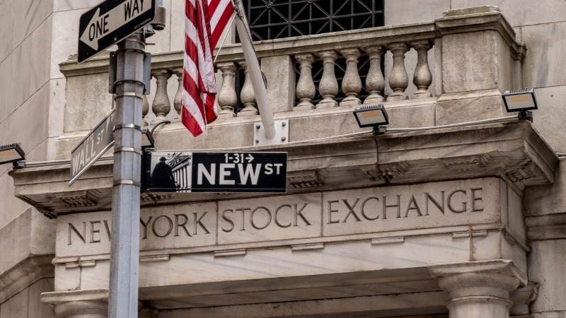 US closes mixed after earnings reports