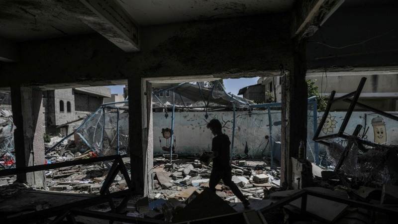 Israeli attack on Gaza school kills 8