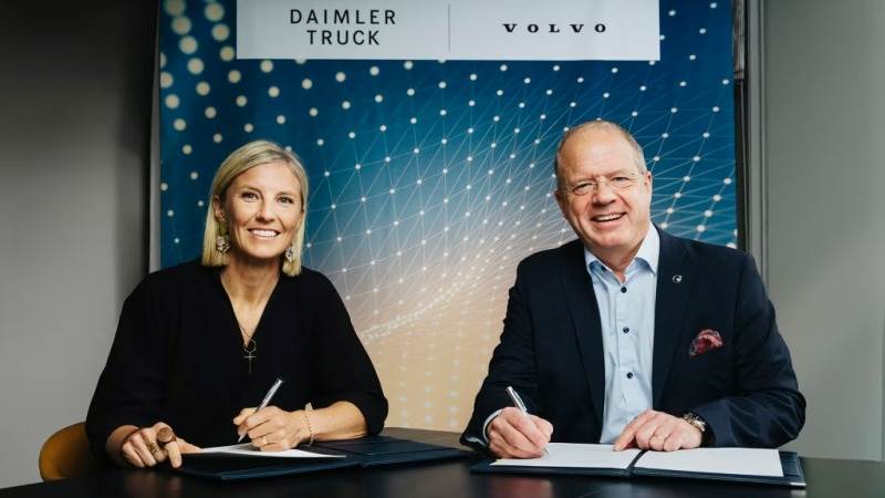 Volvo, Daimler sign software-based platform deal