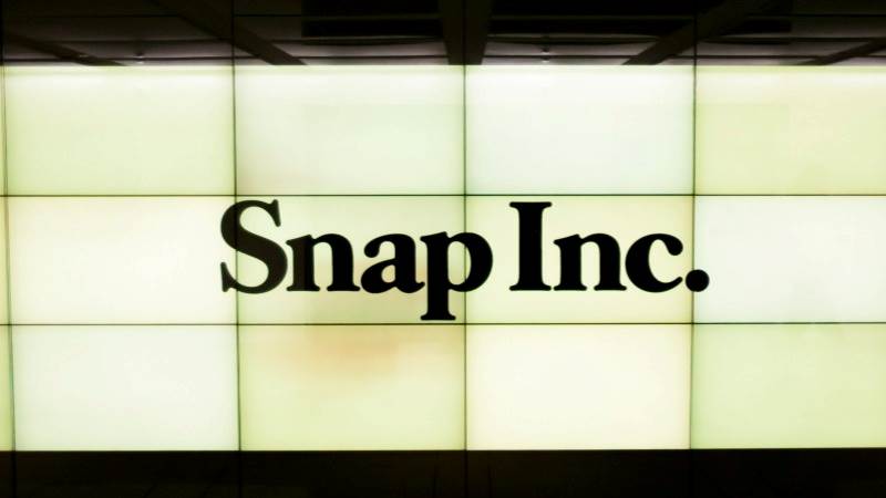 Snap pops 10% on earnings beat