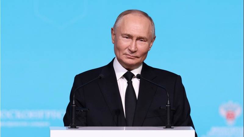 Putin: Russia working to prevent major Middle East war