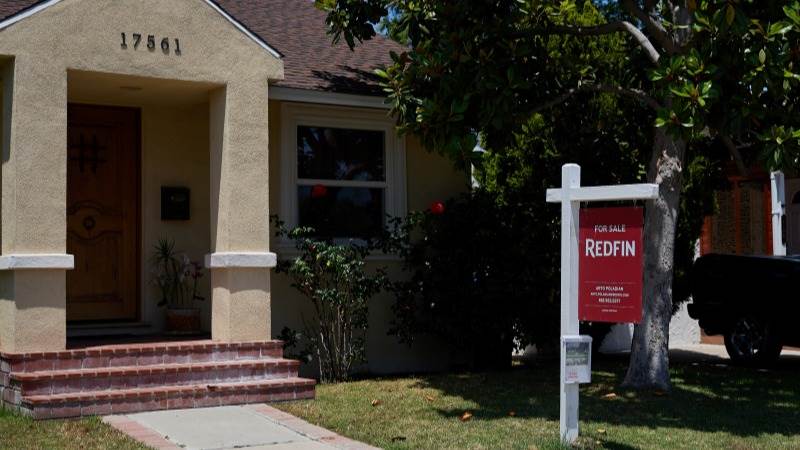 US mortgage applications slide by 10.8%