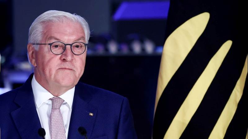 German president ready to dissolve parliament if needed