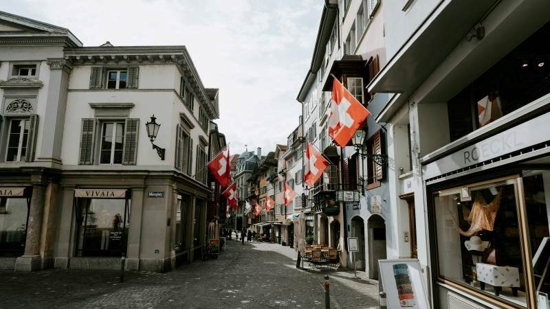 Swiss trade surplus at 6 billion Swiss francs in October