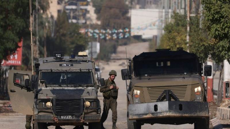 Israeli soldiers allegedly shoot and arrest young Palestinian in West Bank