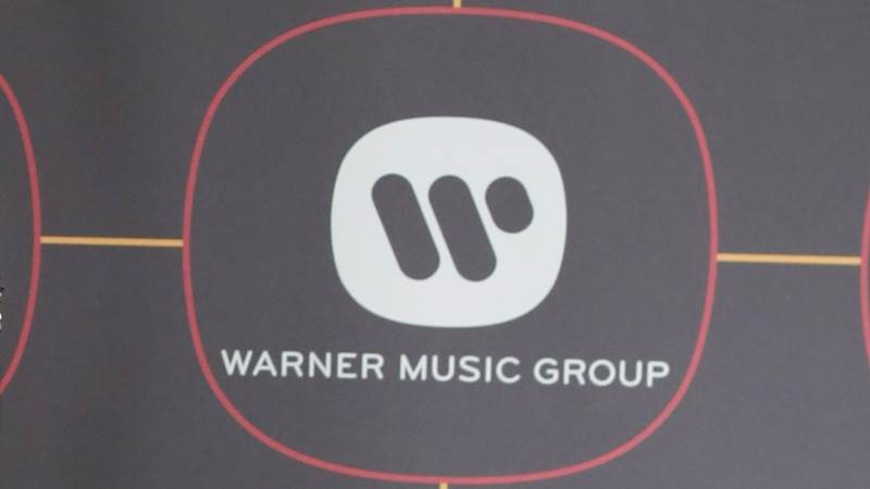 Warner Music sees Q4 revenue rise 3% to $1.6B