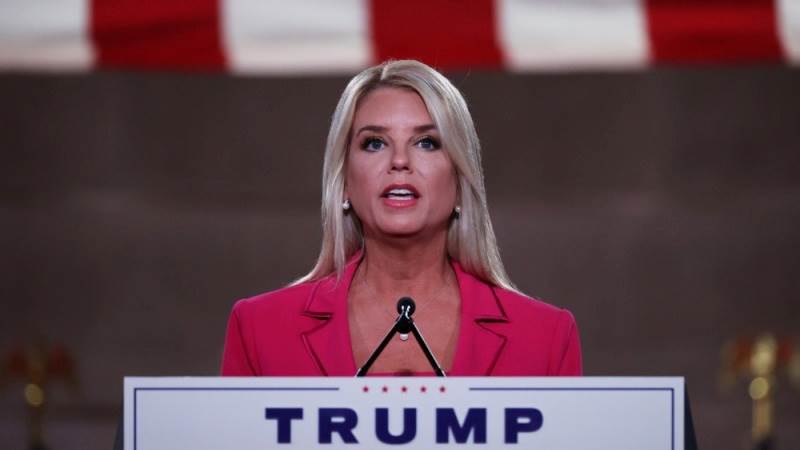 Trump taps Pam Bondi for attorney general