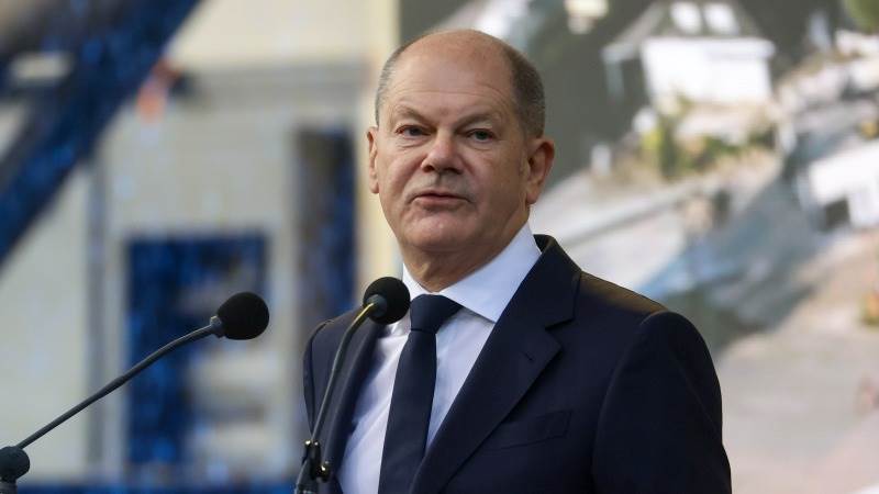 Scholz arrives in Kiev for talks with Zelensky