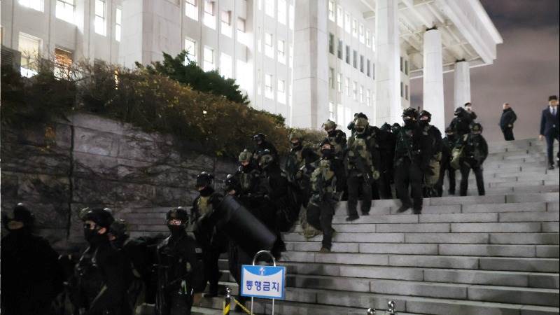 S. Korea’s army said to be waiting for Yoon to lift martial law