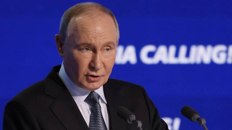 Putin urges signing of security deal with Belarus