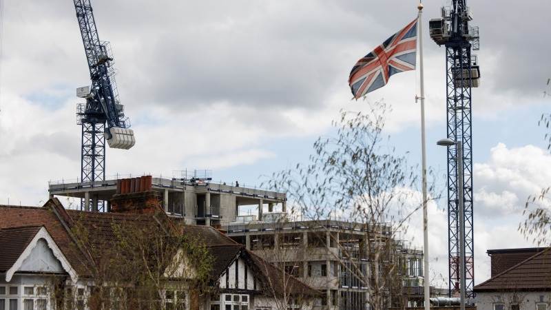 UK house prices up by 4.8% in November