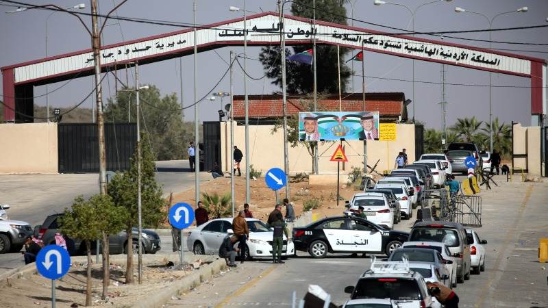 Jordan closes border with Syria