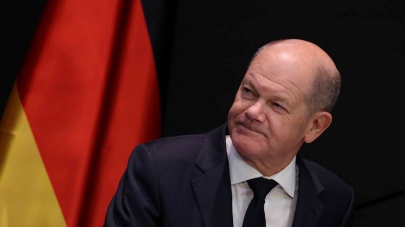 Scholz officially requests vote of confidence