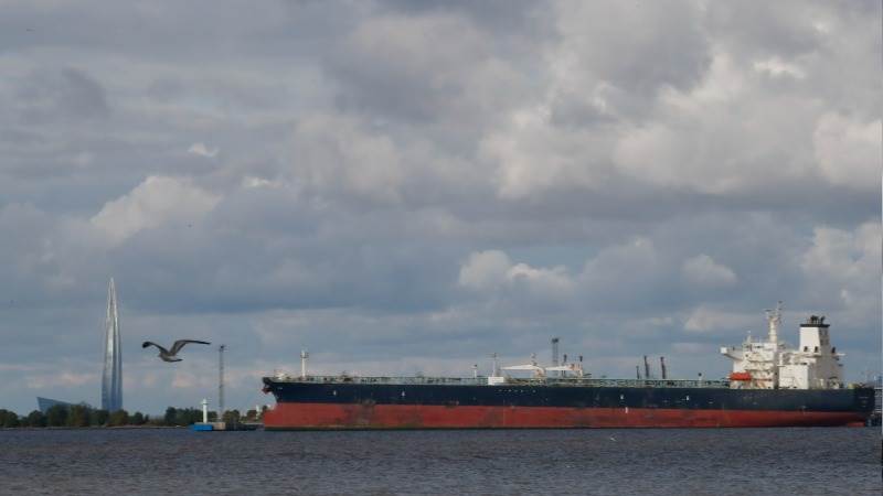 Another Russian oil tanker damaged by storm