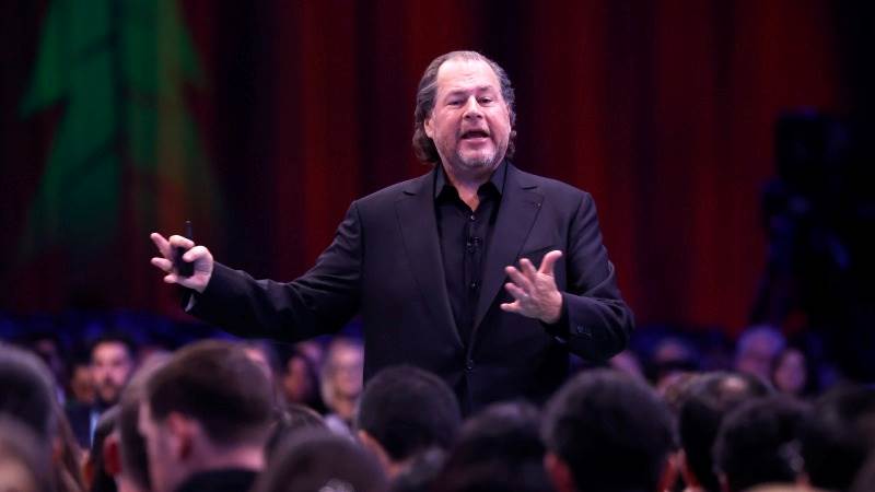 Salesforce to add 2,000 workers to sell AI