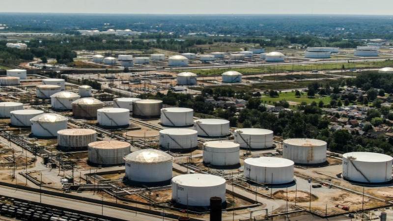 EIA: US crude inventories down by 0.9M barrels