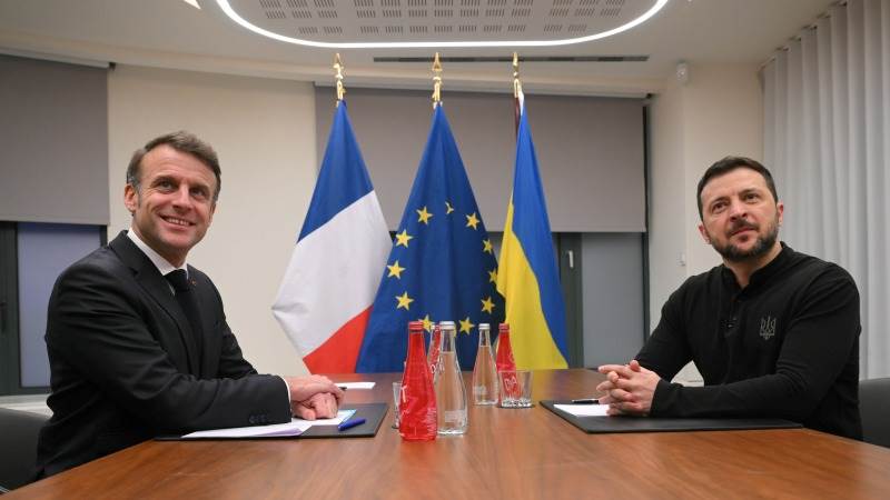 Zelensky meets with Macron, Rutte