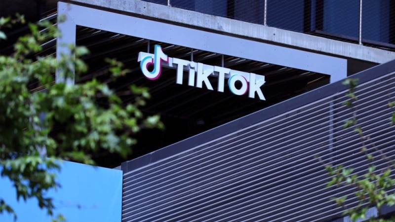 Albanian government announces TikTok ban in 2025