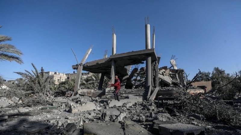 4 killed in Israeli airstrike on Gaza City