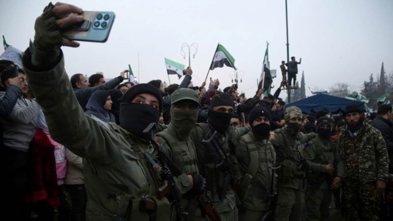 Syrian rebel factions agree to unite under Defense Ministry