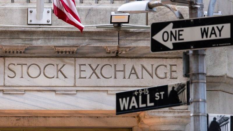 Wall Street closes higher ahead of holiday break