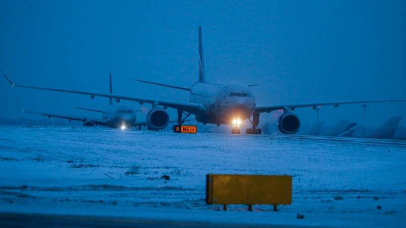 Moscow airports temporarily suspend ops