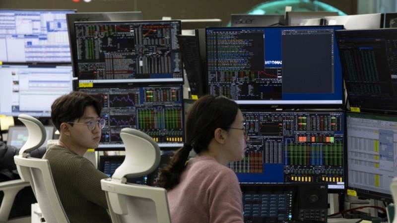 Asian markets mixed after holiday break