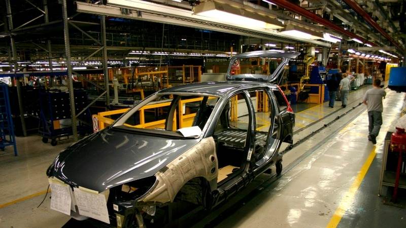 UK manufacturing activity worsens further in December