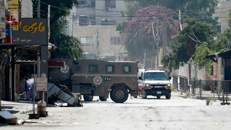 Israeli man injured in bus stoning near Qalqilya city