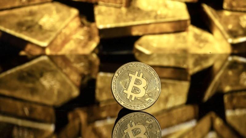 Bitcoin falls 5% as Treasury yields rise