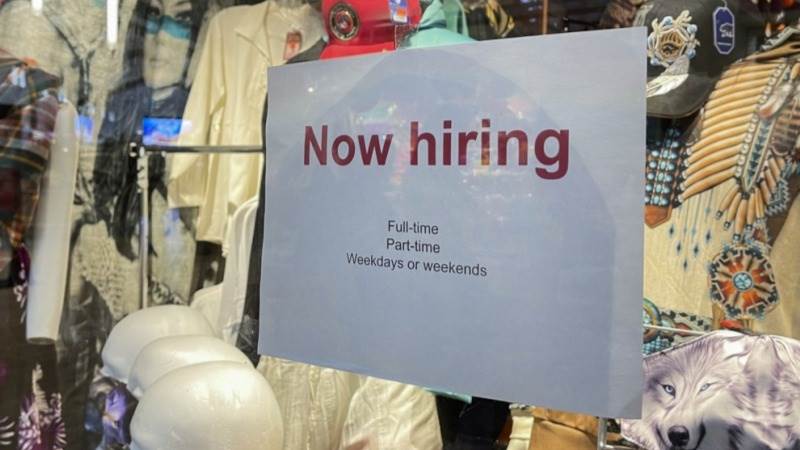 US nonfarm payrolls up by 256,000 in December