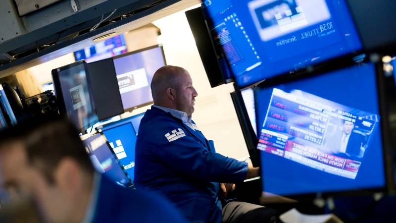 US keeps sinking, Dow plunges 600 pts, Nasdaq 100 falls 2%