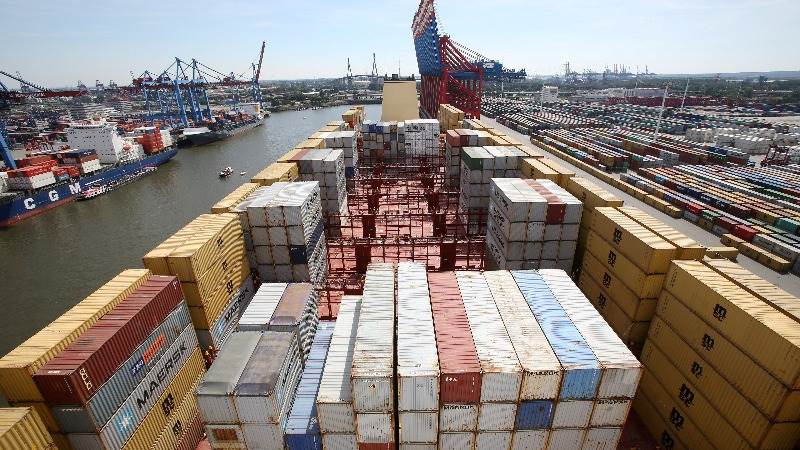 Italy’s trade surplus down to €4.1 billion in November