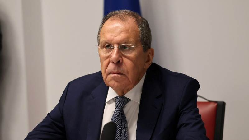 Lavrov: No bilateral contacts on Putin-Trump meeting