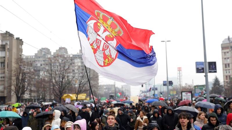 Mass protests continue in Serbia, main traffic junction blocked