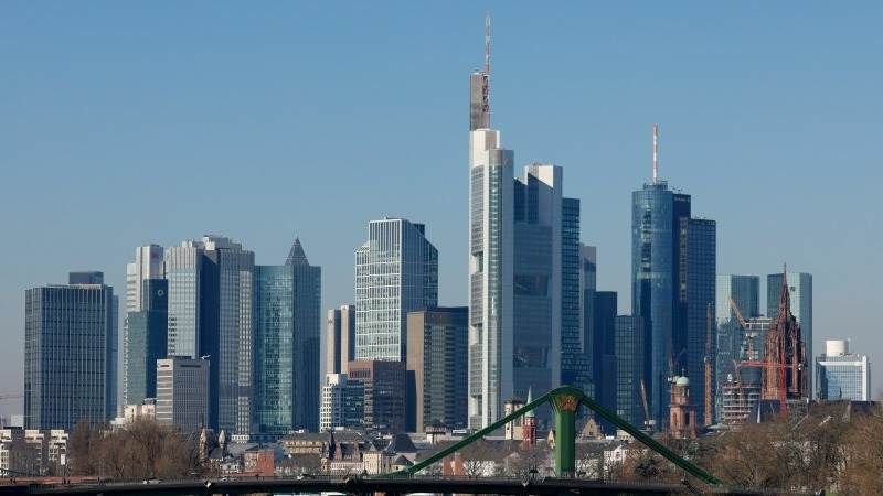 Ifo: German business climate improves in January