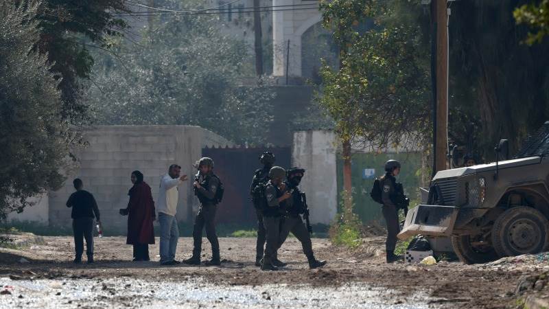 Israeli forces arrest three in West Bank raids