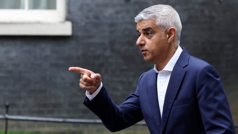 London mayor against Heathrow expansion